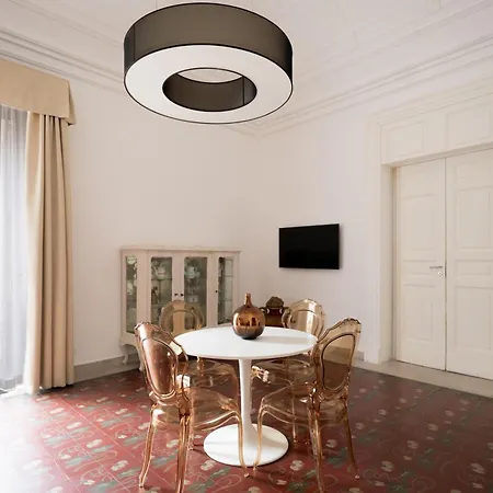 B. Sicilian Charming Historical Appartement *