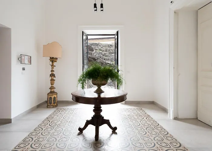 B. Sicilian Charming Historical Apartment Catania
