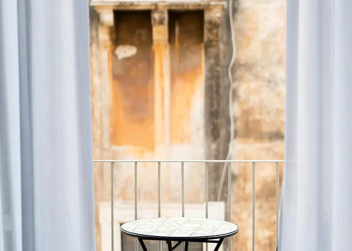 B. Sicilian Charming Historical Apartment Catania